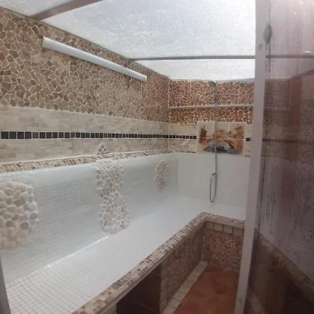 Espacio Con Piscina, Spa, Barbacoa *